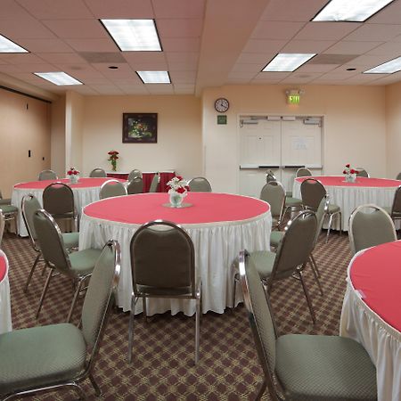 Holiday Inn Express & Suites Tracy By Ihg Eksteriør billede