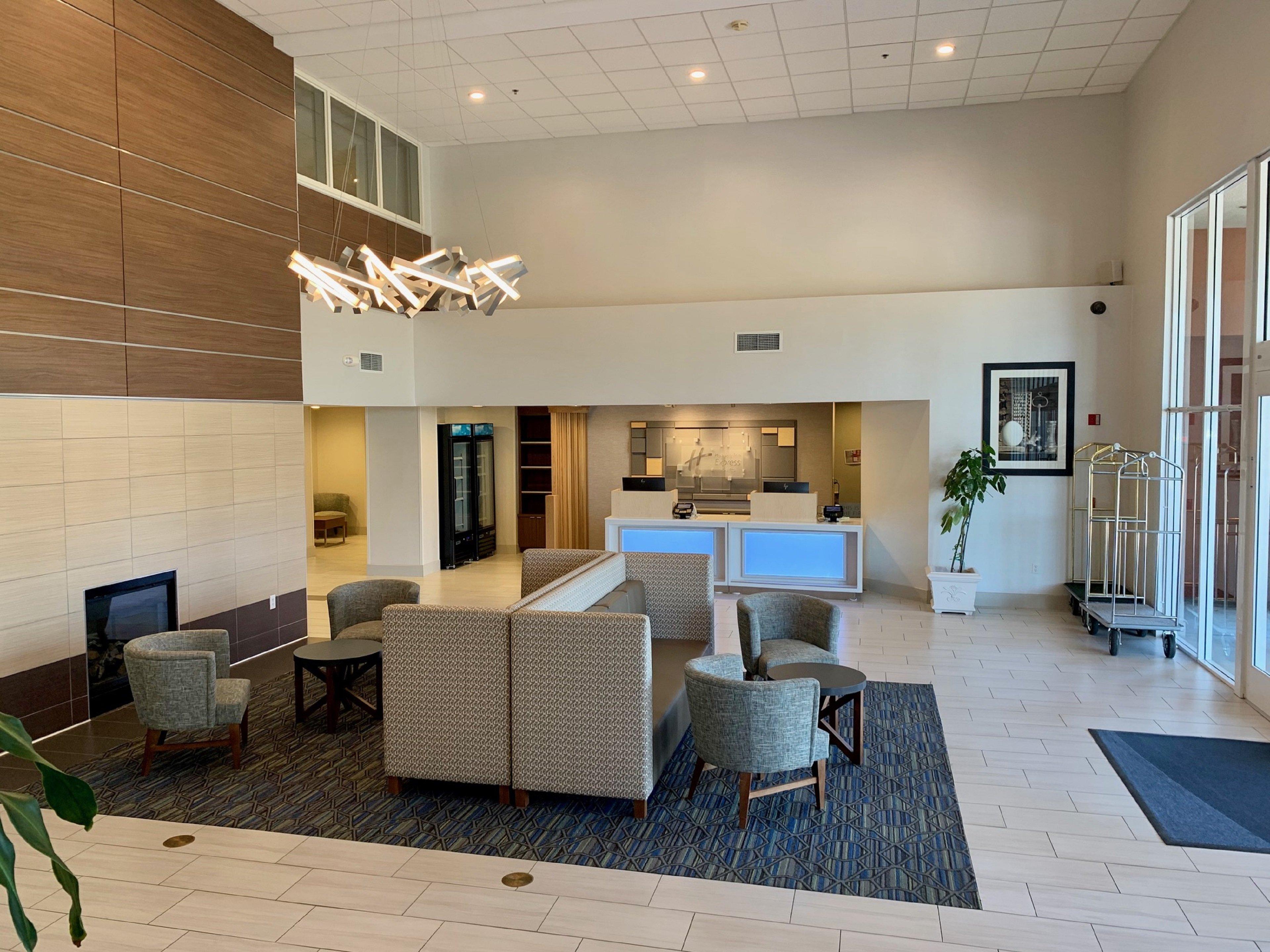 Holiday Inn Express & Suites Tracy By Ihg Eksteriør billede