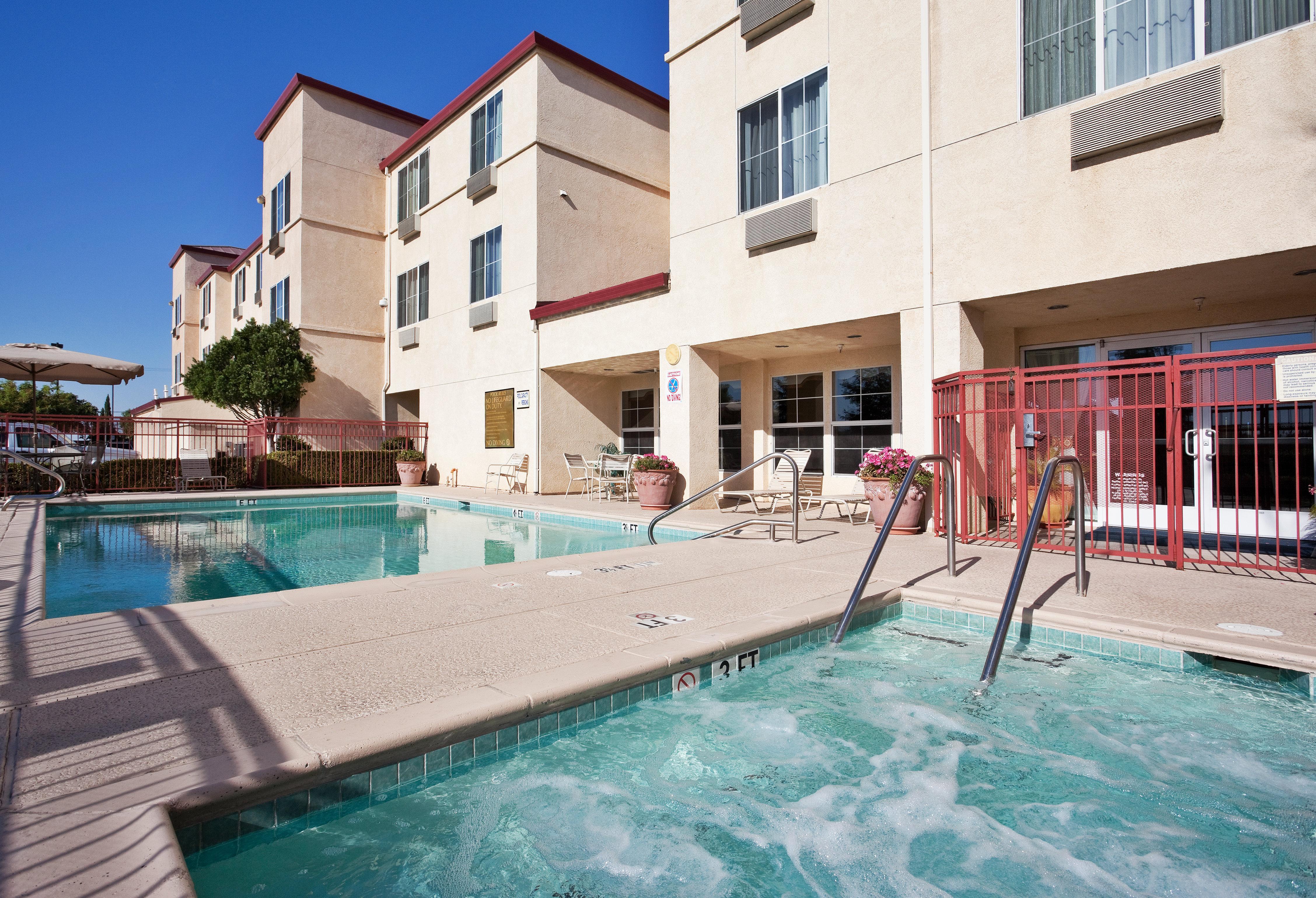Holiday Inn Express & Suites Tracy By Ihg Eksteriør billede